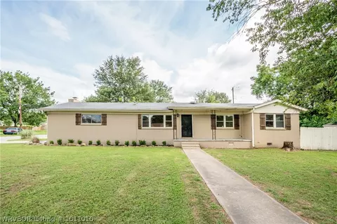 722 Martin Dr, Fort Smith, AR 72908 photo 1