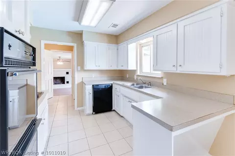 722 Martin Dr, Fort Smith, AR 72908 photo 9