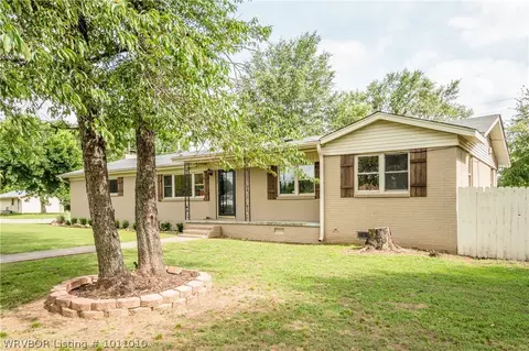 722 Martin Dr, Fort Smith, AR 72908 photo 2
