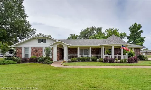 702 E Pryor Ave, Pocola, OK 74902 photo 1