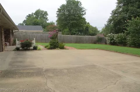 2518 Riviera Cir, Fort Smith, AR 72903 photo 3