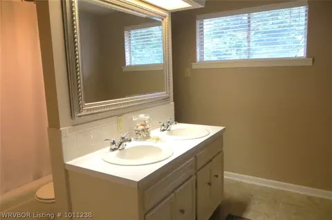 2518 Riviera Cir, Fort Smith, AR 72903 photo 16