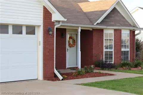 1904 Eastgate Dr, Greenwood, AR 72936 photo 2