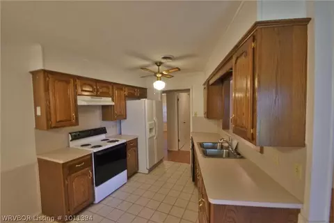 1603 Strozier Ct, Barling, AR 72923 photo 3