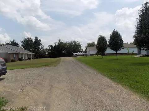 100 Pierce Loop, Wister, OK 74966 photo 9
