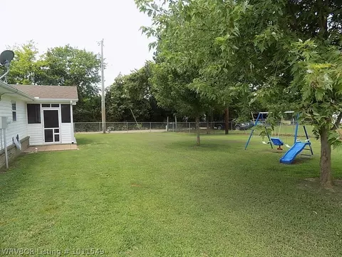 100 Pierce Loop, Wister, OK 74966 photo 5