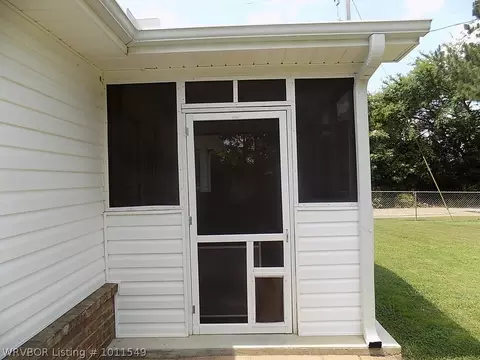 100 Pierce Loop, Wister, OK 74966 photo 7