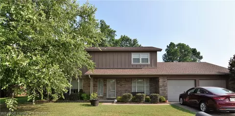 6315 S Carthage St, Fort Smith, AR 72903 photo 1