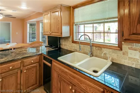 2701 Canterbury Cir, Fort Smith, AR 72903 photo 6