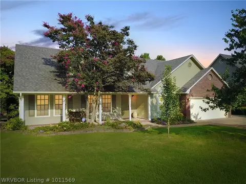 2701 Canterbury Cir, Fort Smith, AR 72903 photo 1