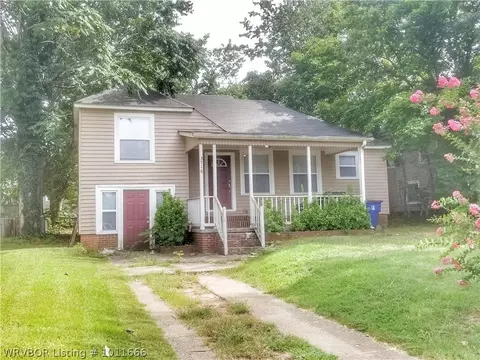 3716 Macarthur Dr, Fort Smith, AR 72904 photo 1