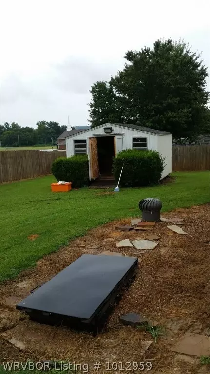 205 28th St, Ozark, AR 72949 photo 3