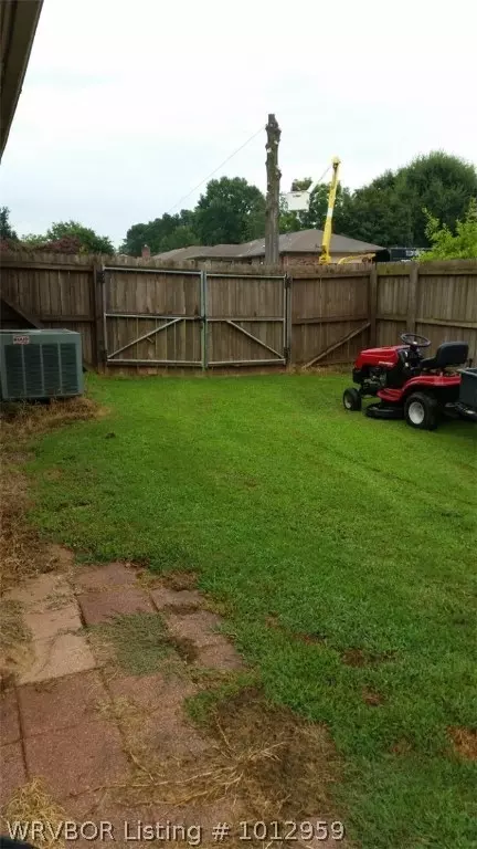205 28th St, Ozark, AR 72949 photo 2