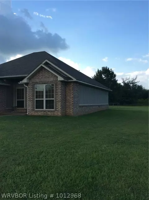 518 Black Creek Ln, Hackett, AR 72937 photo 3
