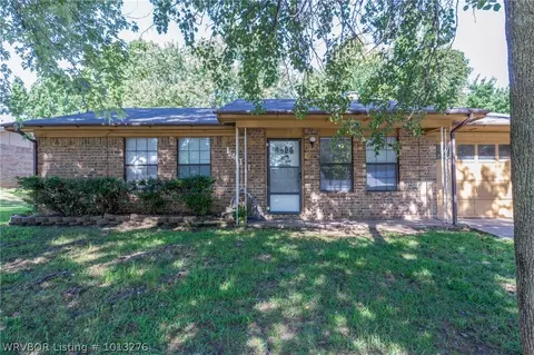 1411 14th Cir, Barling, AR 72923 photo 2