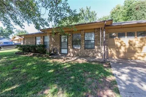 1411 14th Cir, Barling, AR 72923 photo 1