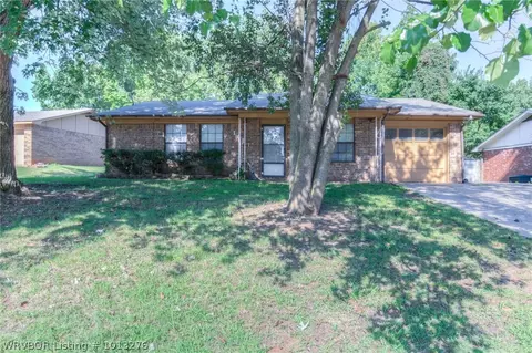 1411 14th Cir, Barling, AR 72923 photo 3