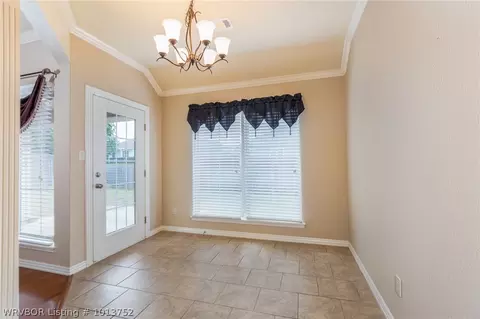 704 Windbrook Ct, Fort Smith, AR 72908 photo 8