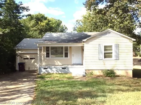 2219 W St, Fort Smith, AR 72901 photo 1