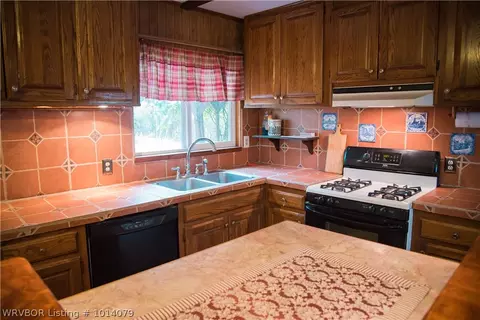 1403 H St, Barling, AR 72923 photo 8