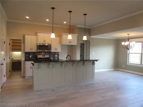 2733 Carly, Lavaca, AR 72941 photo 12