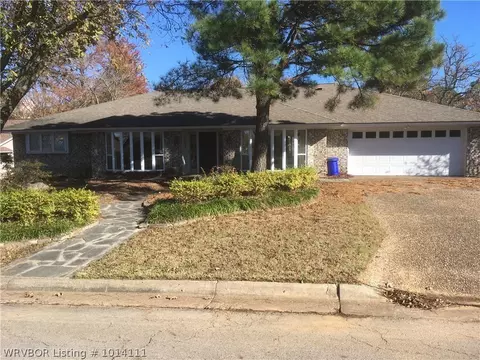 2107 Camelot Dr, Fort Smith, AR 72903 photo 1