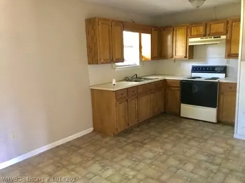 406 S 29th St, Ozark, AR 72949 photo 5