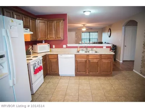 216 Colony Ct, Barling, AR 72923 photo 6