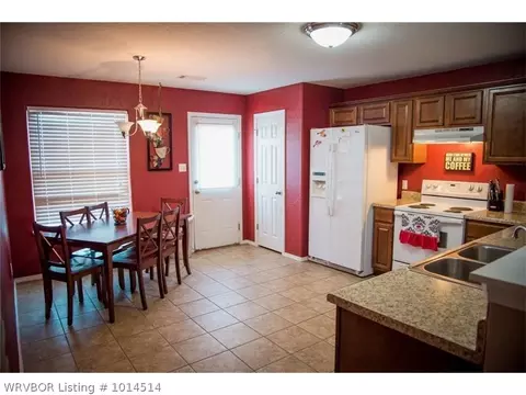 216 Colony Ct, Barling, AR 72923 photo 8