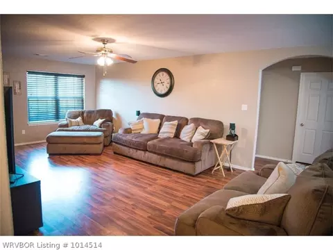 216 Colony Ct, Barling, AR 72923 photo 4