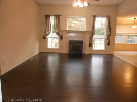 513 S 14th St, Lavaca, AR 72941 photo 2