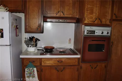 203 Cedar St, Hackett, AR 72937 photo 3