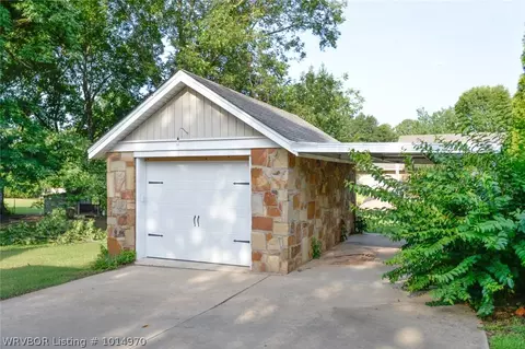 1604 Hendricks Blvd, Fort Smith, AR 72903 photo 4