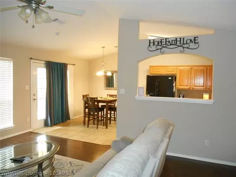 309 Chateau Dr, Fort Smith, AR 72908 photo 4