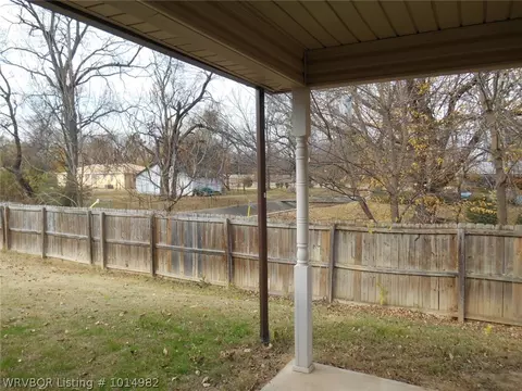 309 Chateau Dr, Fort Smith, AR 72908 photo 23