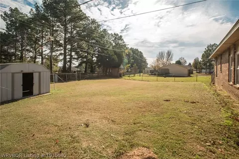 1404 15th Ter, Barling, AR 72923 photo 9