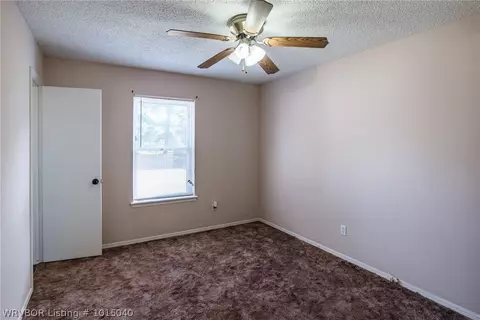 1404 15th Ter, Barling, AR 72923 photo 4