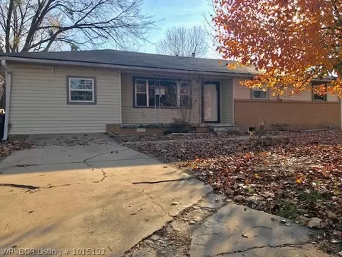 2122 Churchill Rd, Fort Smith, AR 72904 photo 1