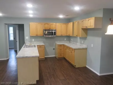 8417 35th Ter, Fort Smith, AR 72908 photo 3