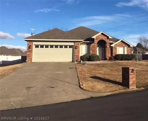 102 Katie Ct, Lavaca, AR 72941 photo 1