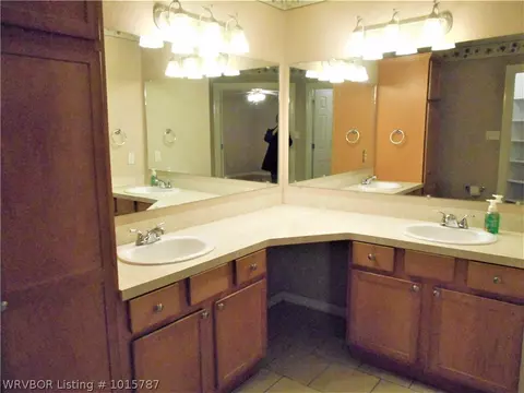 919 N 2 Ter, Barling, AR 72923 photo 9