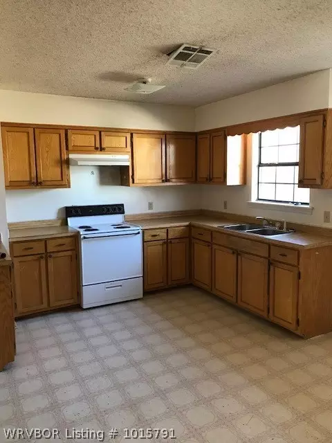 1007 E Baltimore St, Panama, OK 74951 photo 3