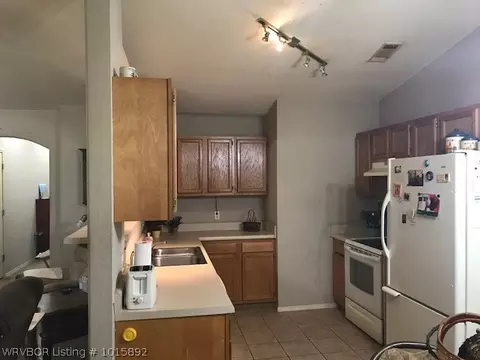1207 9th St, Barling, AR 72923 photo 9
