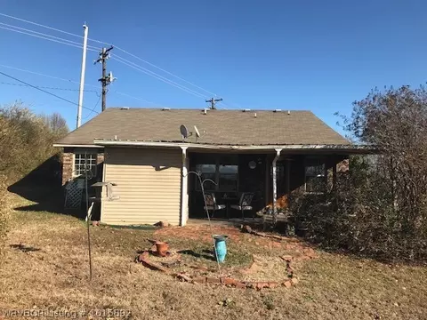 1207 9th St, Barling, AR 72923 photo 3