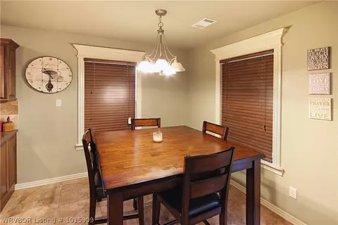 626 E Joplin St, Greenwood, AR 72936 photo 4