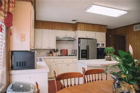2301 W Main St, Lavaca, AR 72941 photo 4