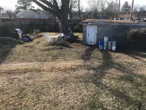 809 N Albert Pike Ave, Fort Smith, AR 72903 photo 16