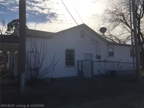 809 N Albert Pike Ave, Fort Smith, AR 72903 photo 3