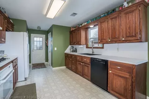 204 Meadows Ln, Pocola, OK 74902 photo 11