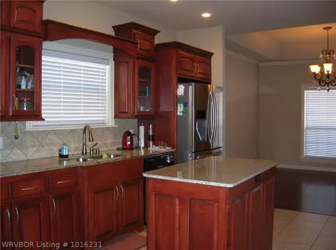 8900 Lakeside Way, Fort Smith, AR 72903 photo 4